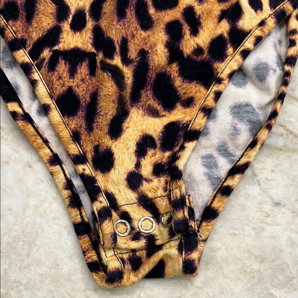 TOPSHOP Leopard Print Bodysuit‎ | Size 6 - Picture 5 of 10